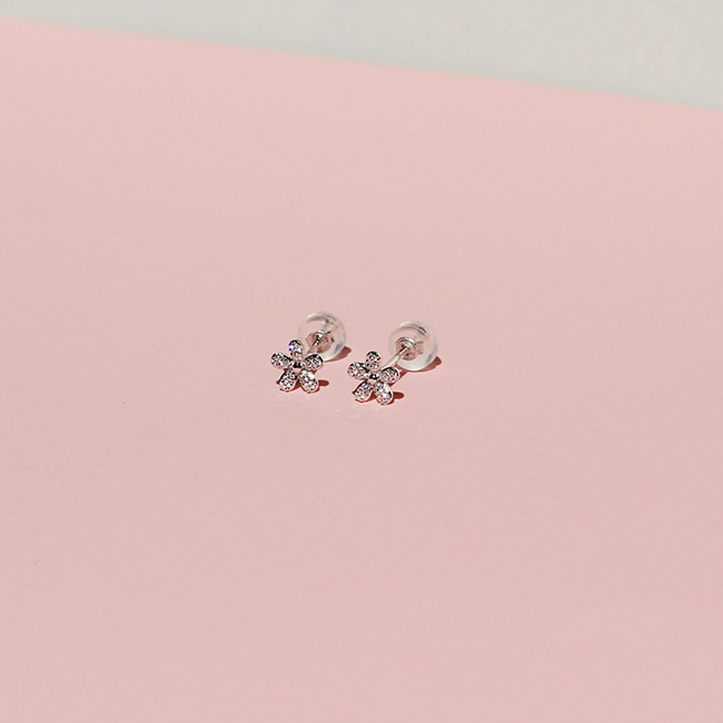 Floral diamond studs